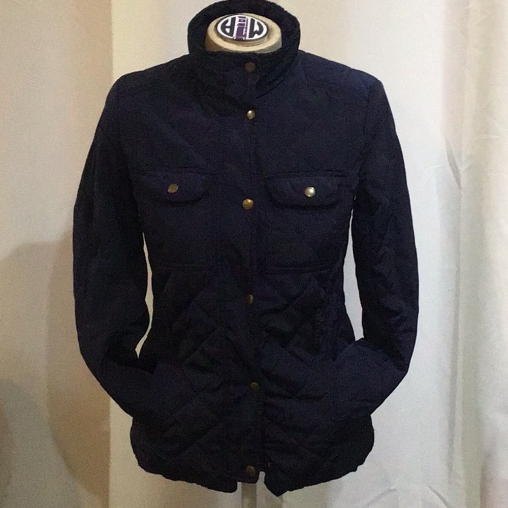 🧿🧿🧿GAP Winter Warm quilted Jacket in Navy Blue- Small